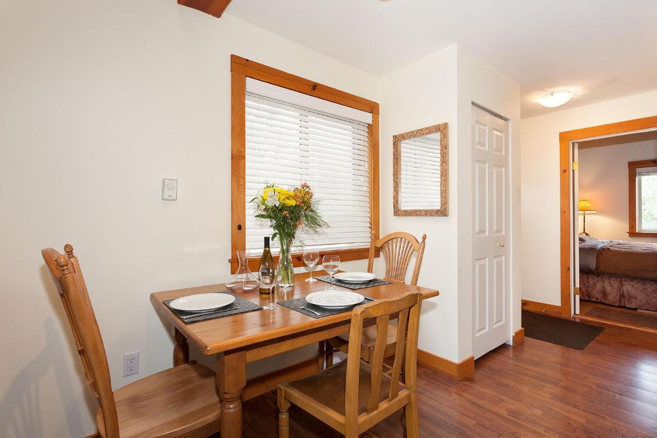 Pemberton Valley 1 Bedroom Suite King Size Bed Wifi Cable Tv Air Conditioning Free Parking Walk To Village Amazing Views Garden Seating Area 外观 照片